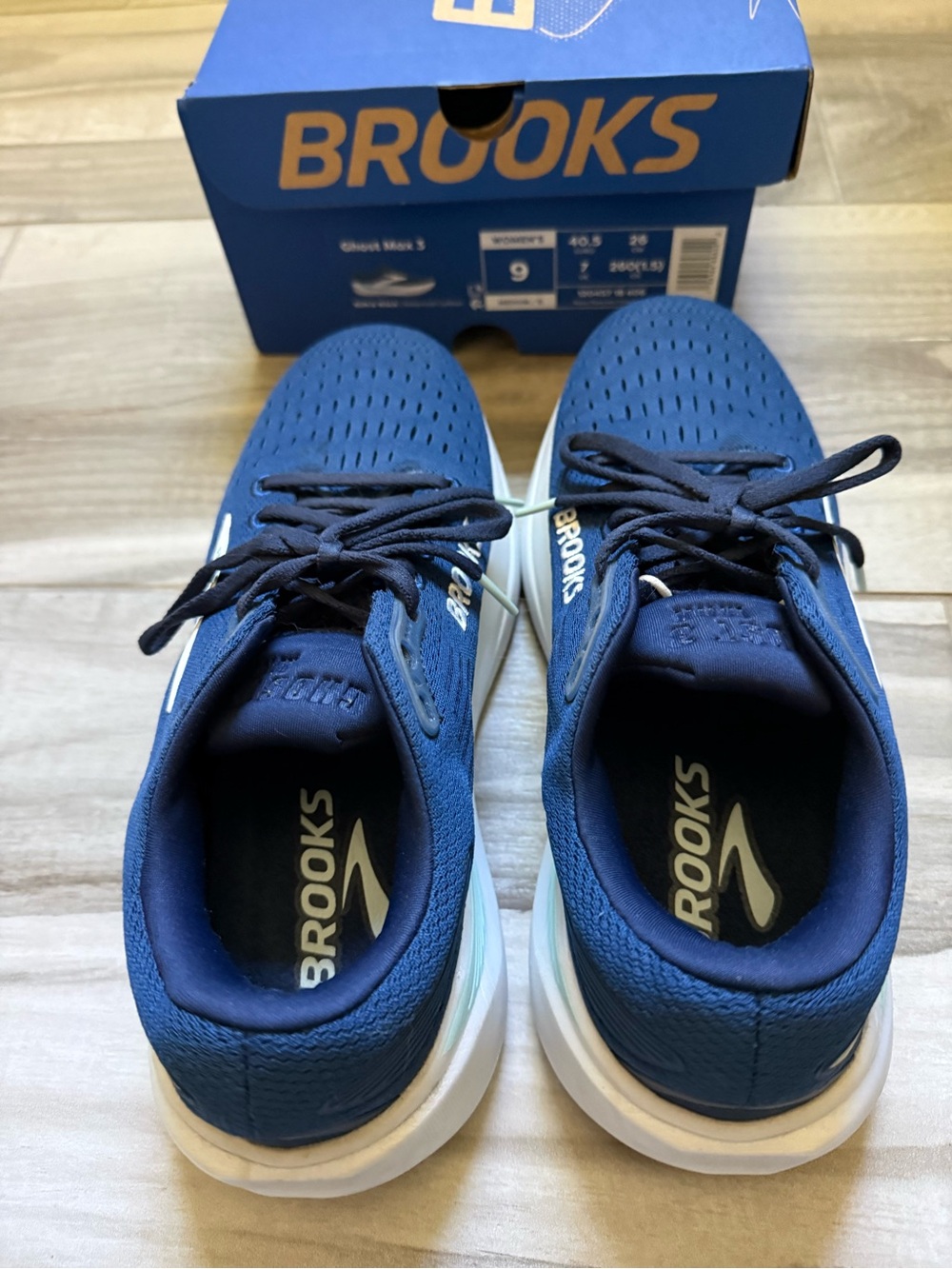 Women’s Brooks Ghost Max Sneakers 9 Navy/Peacoat